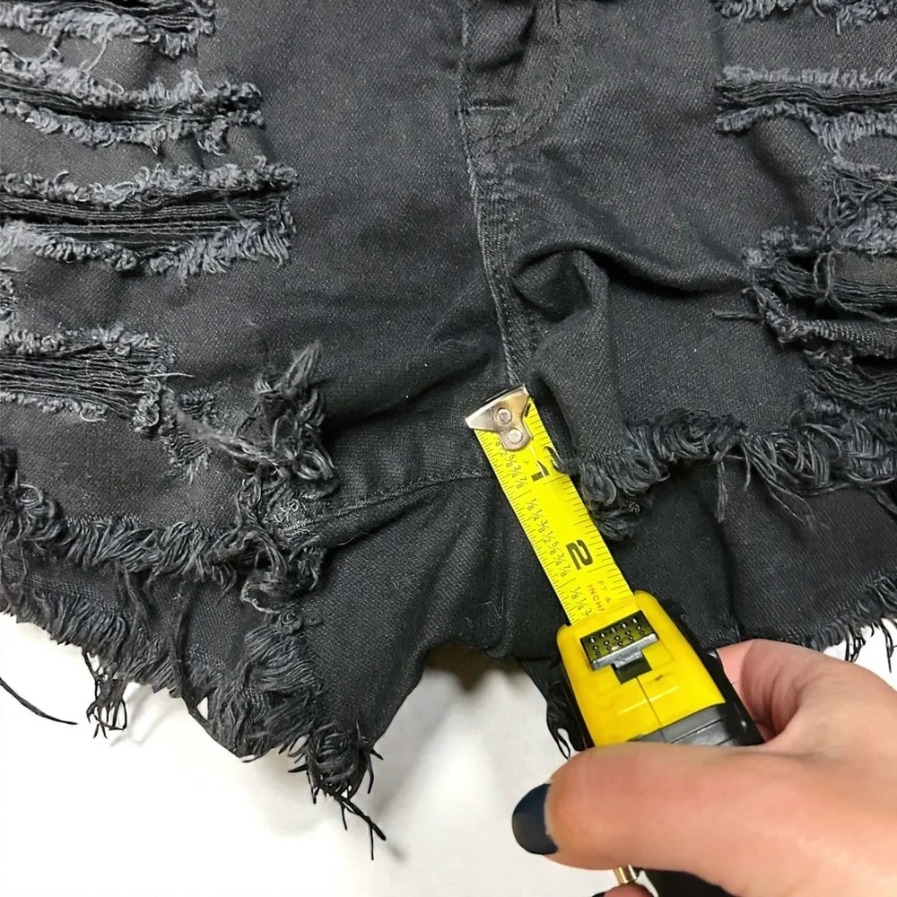 American Eagle Vintage Hi-Rise Festival Shorts | 10 | Black Distressed